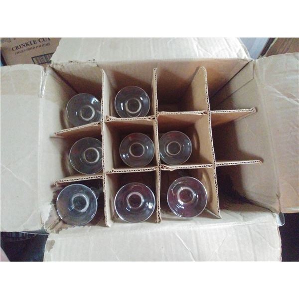 Box of misc glassware