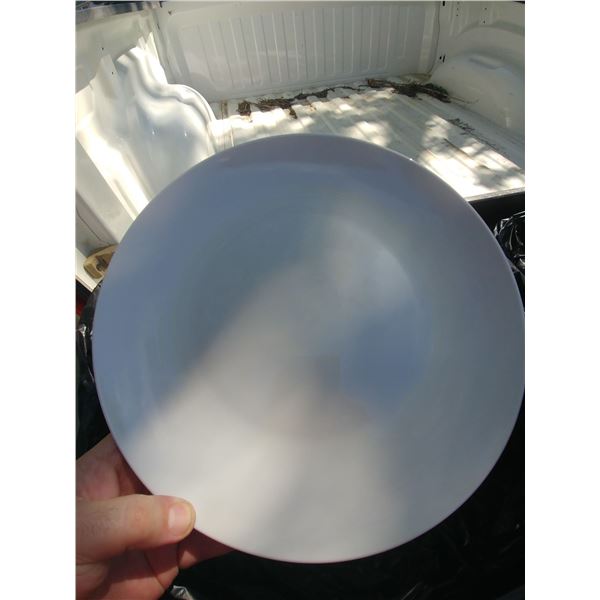 CRATE OF 23 10.5" DINNER PLATES