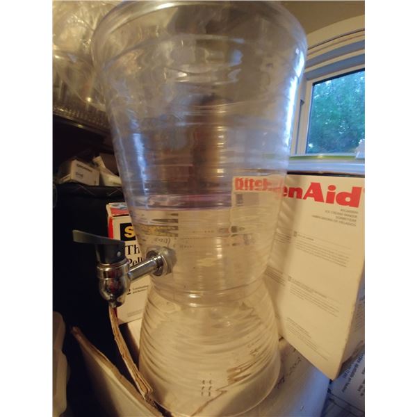 COLD BEVERAGE DISPENSER