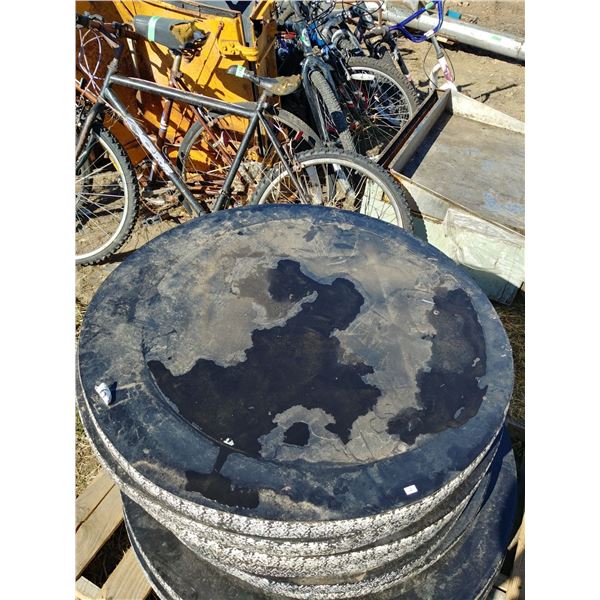 10 ROUND TABLE TOPS 29.5"