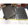 Image 1 : 2- 15"X26" NON-STICK BACKING SHEETS AND 15"X26" MINI MUFFIN PAN