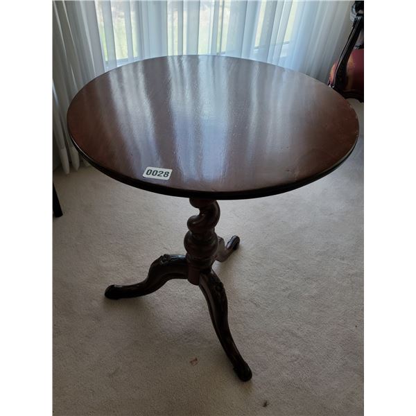 Antique Victorian Round Side Table