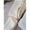 Image 5 : White & Cream Assorted Linen