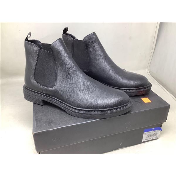 Kenneth Cole Women's Black Boots (7)