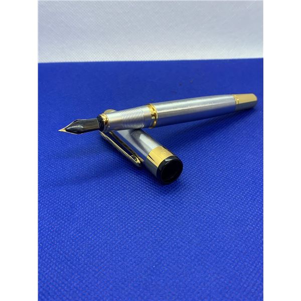 Fine Steel Iridium Point Executive Fountain Pen