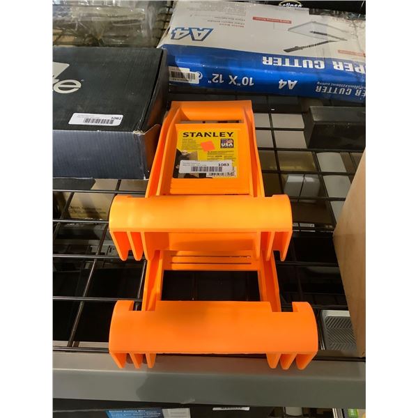 Stanley Panel Carry Lot of 2