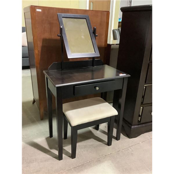 Wooden Vanity w/ Stool (15 1/2in L x 27 1/2in W)