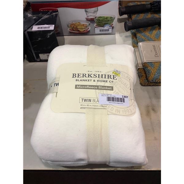 Berkshire Blanket and Home Twin Size Microfleece Blanket