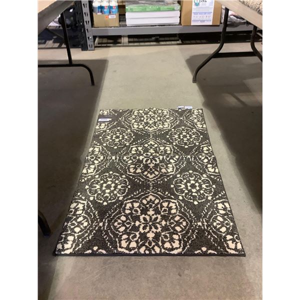 Cambridge Accent Rug (27in x 42in)