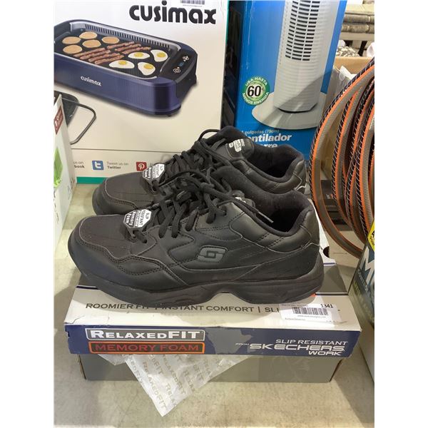 Skechers Mens Size 9 Relaxed Fit Memory Foam Shoes