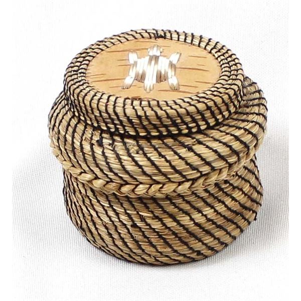 Menominee Sweet Grass Basket, Quilled Turtle Lid