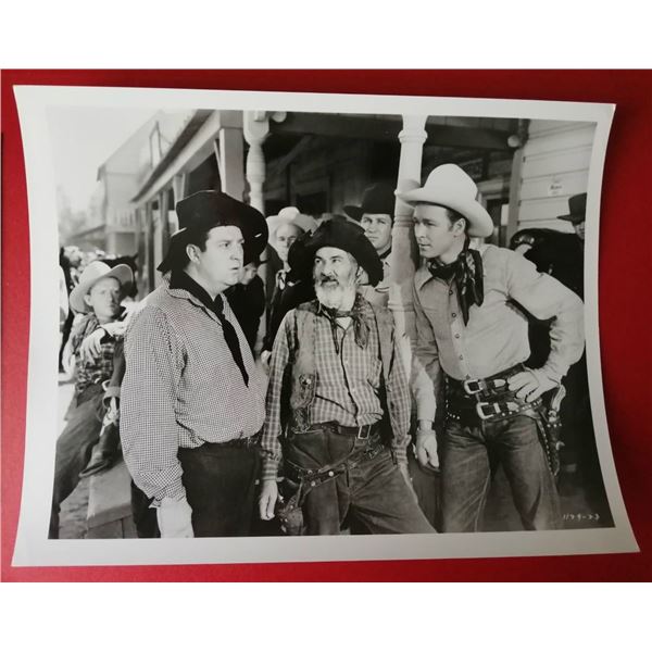 ROY ROGERS VINTAGE PHOTO.