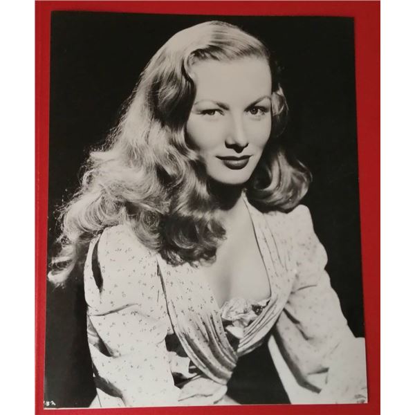 Veronica Lake (1922-1973).