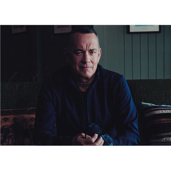 TOM HANKS SIGNED PHOTOGRAPH.