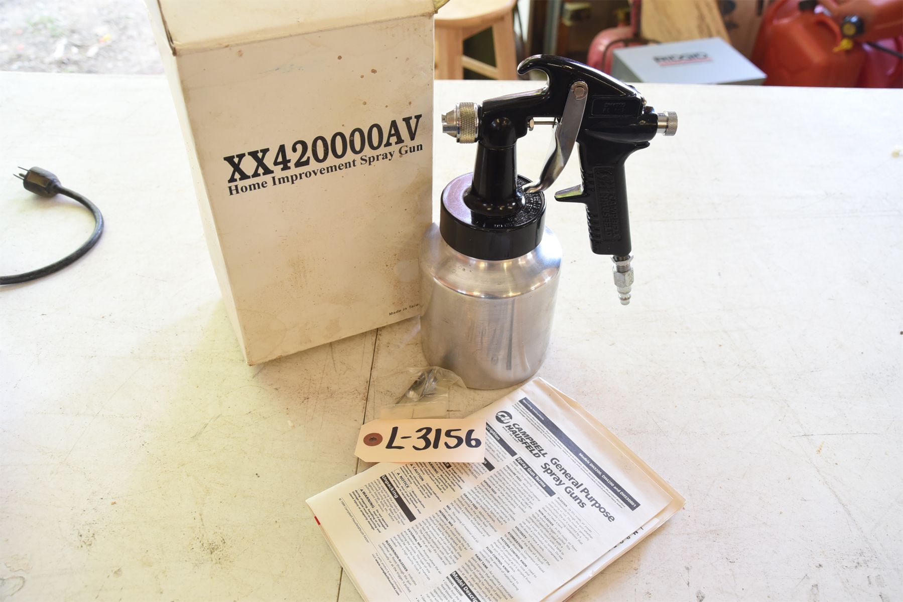 Black & Decker Hand Router & Paint Spray Gun in Box