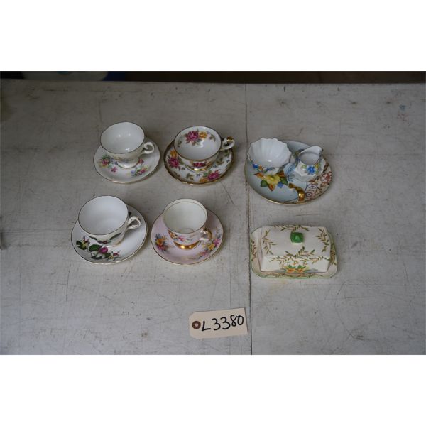 Box Lot Teacups & Glassware