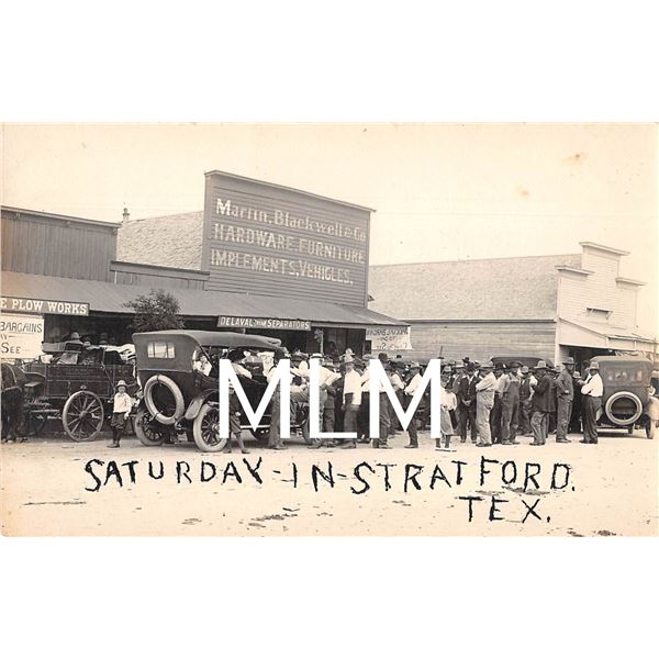 Stratford, Texas Crowd in street at Store Front Photo Postcard