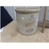 Image 2 : Redwing 3 Gal Crock & Washboard