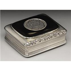 A George III Silver & Tortoiseshell Snuff Box 