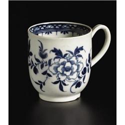An 18th Century Worcester Porcelain Cup 