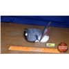 Image 1 : Gosset Common Merganser w/Chick (425/2000) Ornament "Canada"  (6"H x 7"W x 9"L)