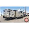 Image 8 : Bank Repo: 2014 Sun Valley by Evergreen Bumper Pull Holiday Trailer (2 Slides) Model S299DBH