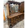 Image 1 : Dresser and mirror