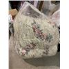 Image 1 : Comforter