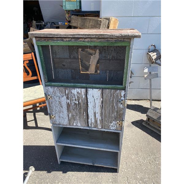 Rustic yard decor