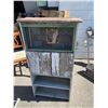 Image 1 : Rustic yard decor