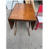 Image 2 : Antique table