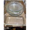 Image 1 : Lot of baking pans, Pyrex and others