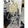 Image 2 : Vintage step stool