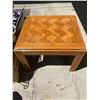 Image 1 : End table