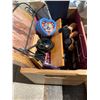Image 1 : Wood box with home decor