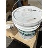 Image 1 : Bucket paint