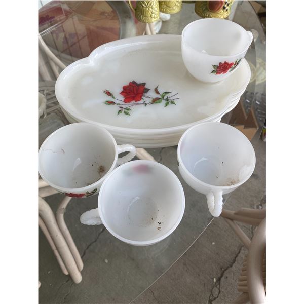 Plate and cup lunch set