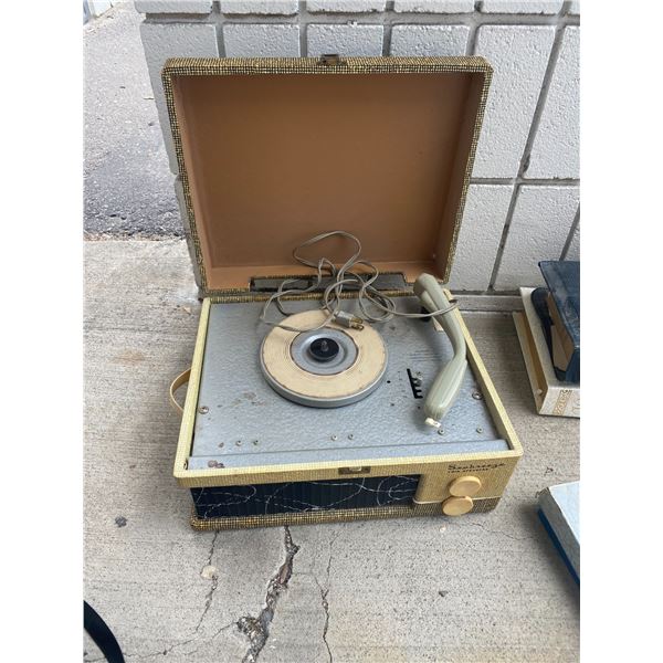 Sea breeze twin speaker record player