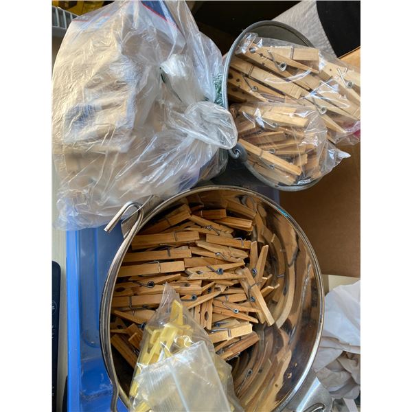 Clothes pins