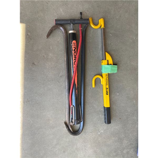 Pump, 2 crow bars and steering wheel lock with keys