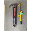 Image 1 : Pump, 2 crow bars and steering wheel lock with keys