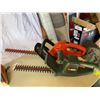 Image 1 : Two black and decker trimmers