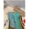 Image 1 : 4 aprons