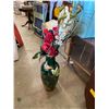 Image 1 : Vase and flowers