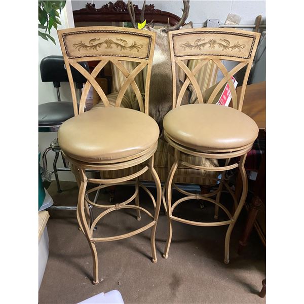 Pair swivel stools