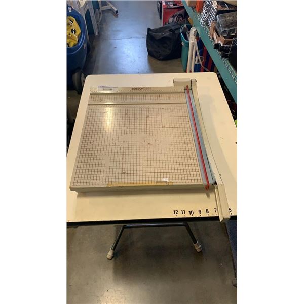 BOSTON 2658 PAPER CUTTER