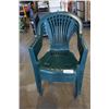 Image 2 : 4 Green stacking patio chairs