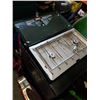 Image 2 : Coleman propane camp stove