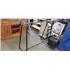 Image 1 : Double arm retail clothing rack