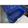 Image 4 : 4 LARGE TOTES WITH LIDS AND MOVING BLANKETS